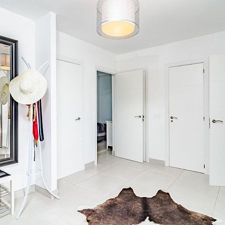Cp - Modern Beachside Apartment In Эстепона Экстерьер фото