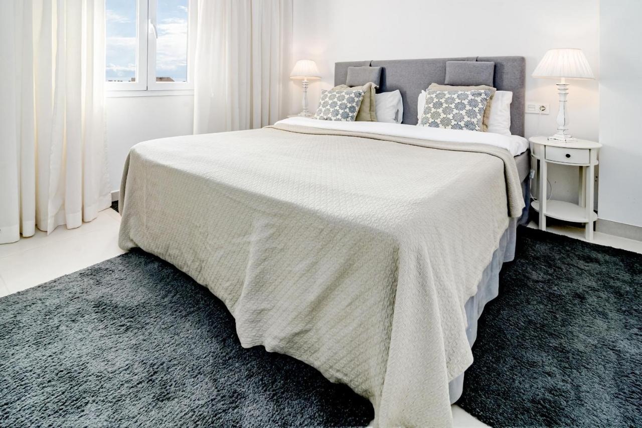Cp - Modern Beachside Apartment In Эстепона Экстерьер фото