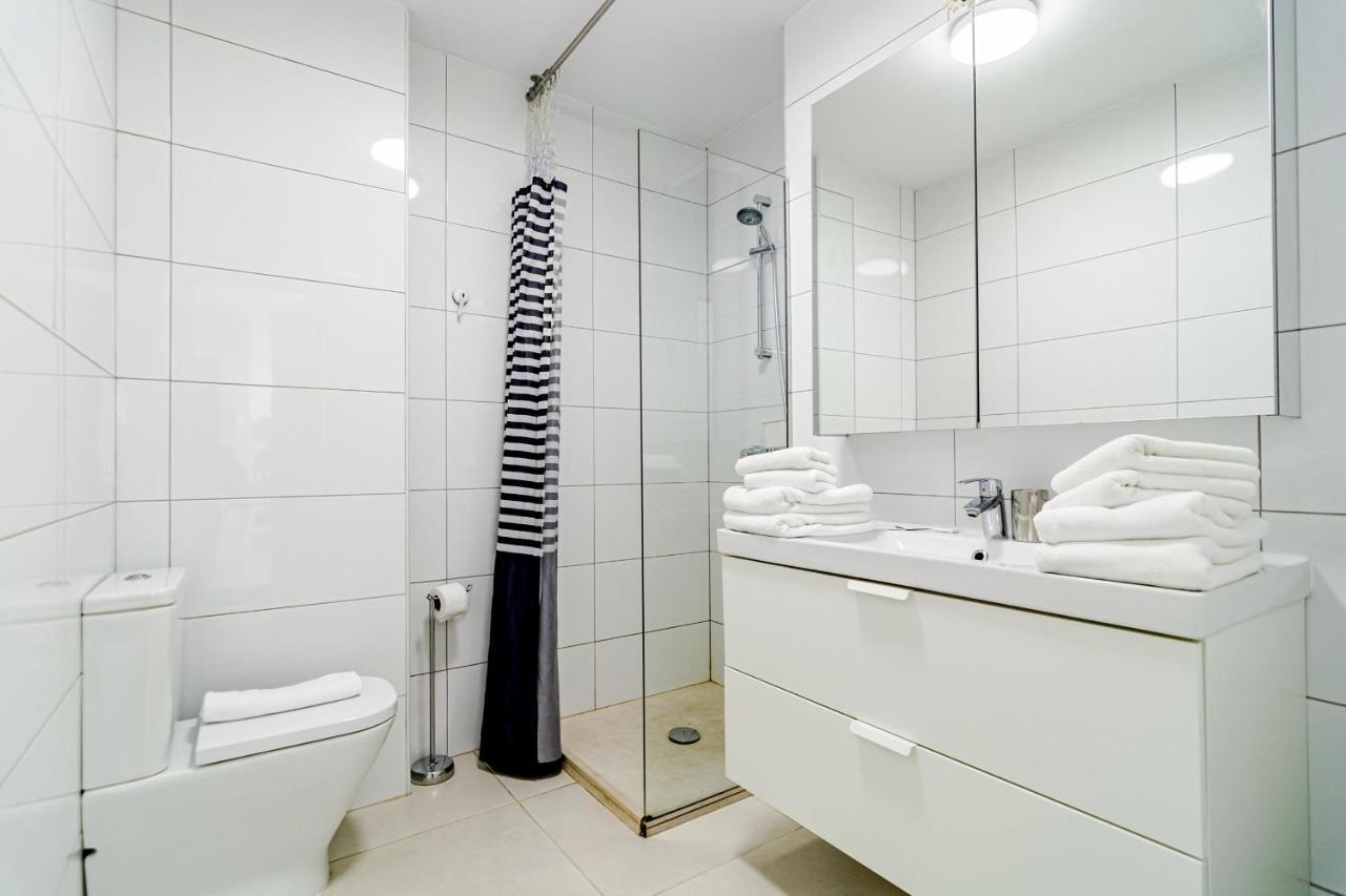 Cp - Modern Beachside Apartment In Эстепона Экстерьер фото