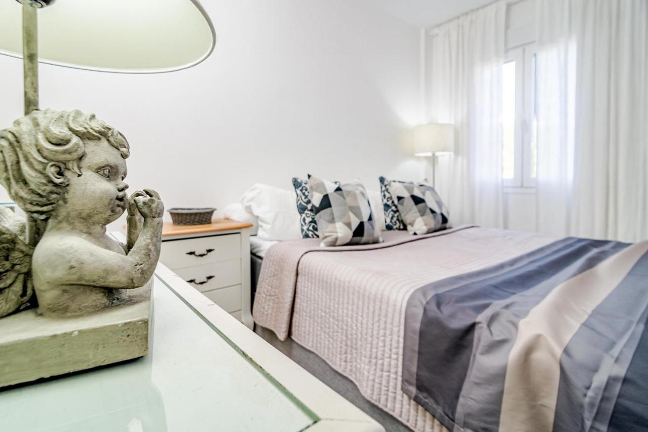 Cp - Modern Beachside Apartment In Эстепона Экстерьер фото